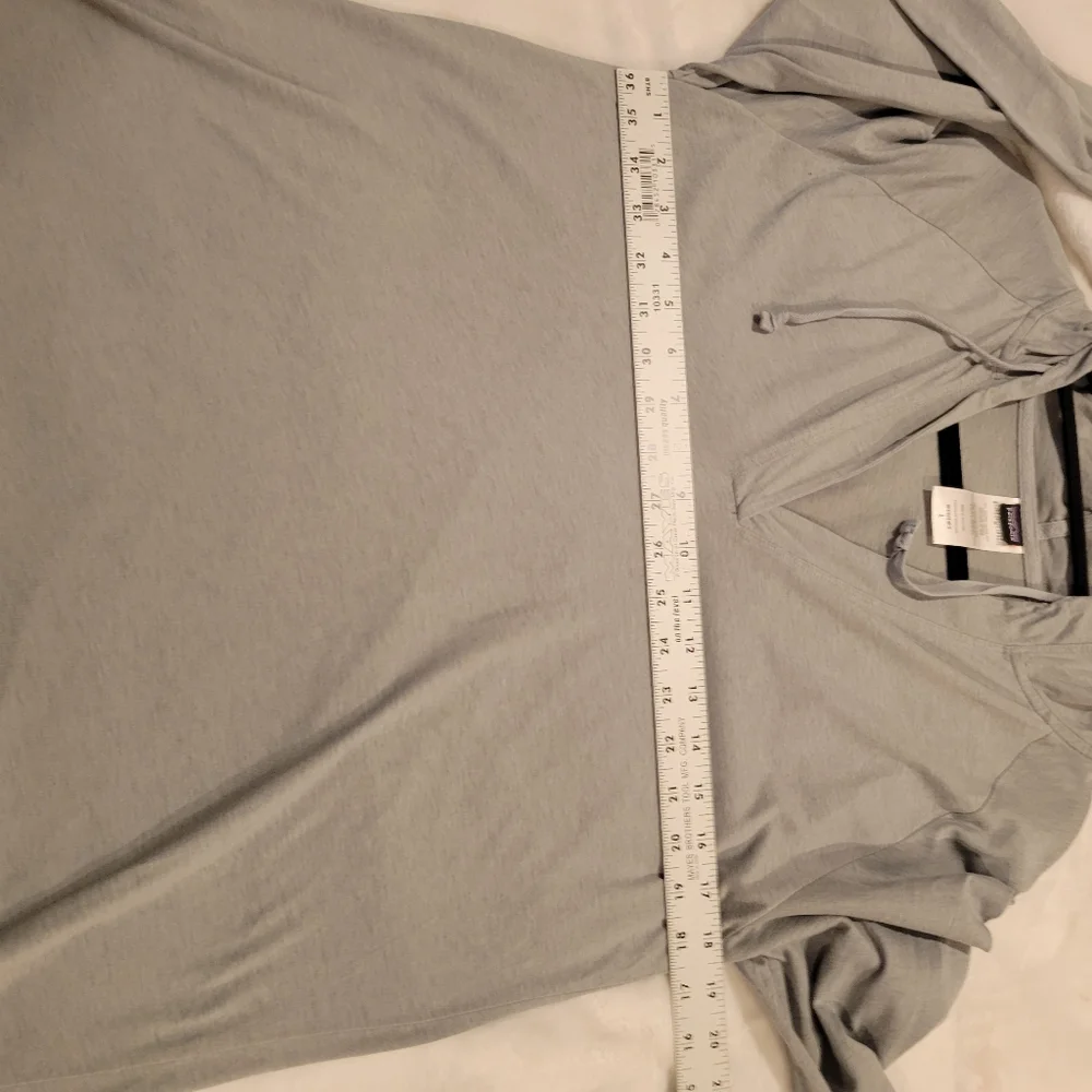 Patagonia Long Sleeve Lightweight Hoodie Women's Size Large - Picture 3 of 6